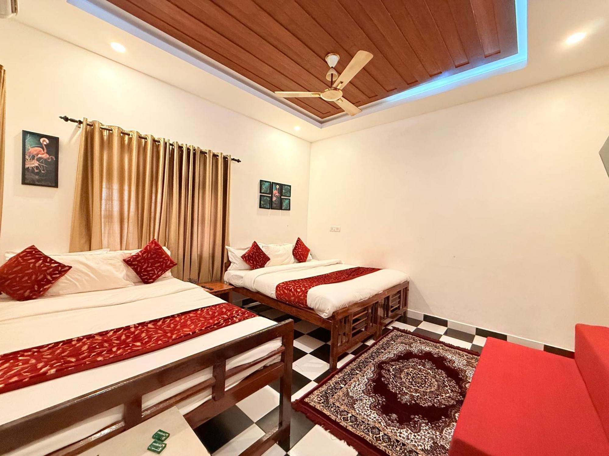 Red Sea Beach Resort Anjuna Bagian luar foto